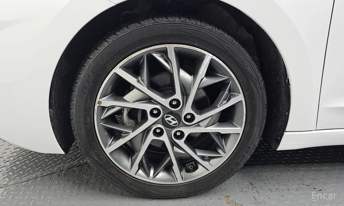 Hyundai Elantra, снимка 5 - Автомобили и джипове - 55129868