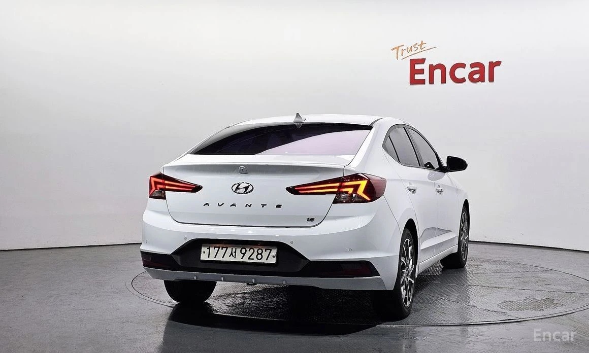 Hyundai Elantra, снимка 4 - Автомобили и джипове - 55129868