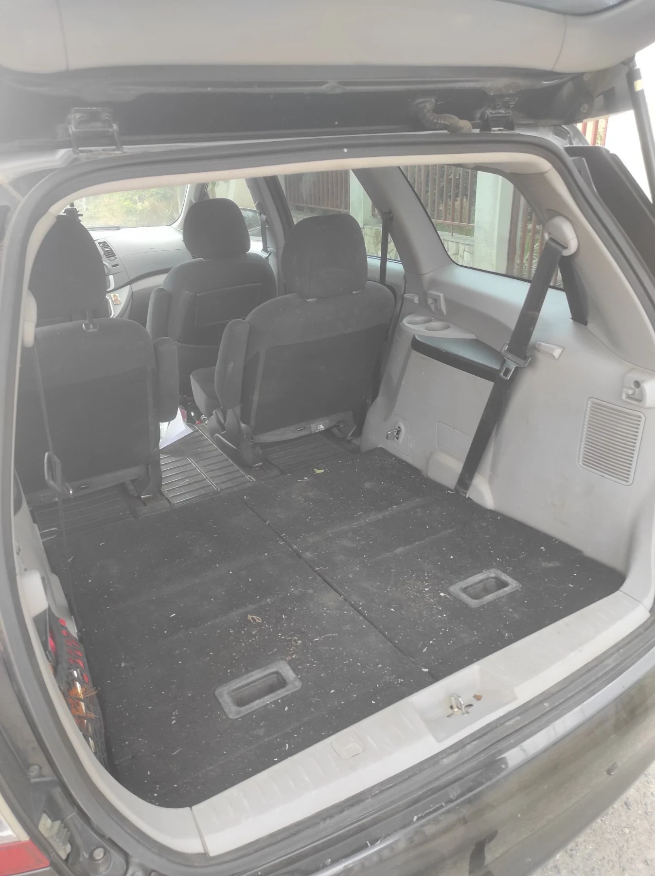Mitsubishi Grandis 6 местен , снимка 3 - Автомобили и джипове - 55630799