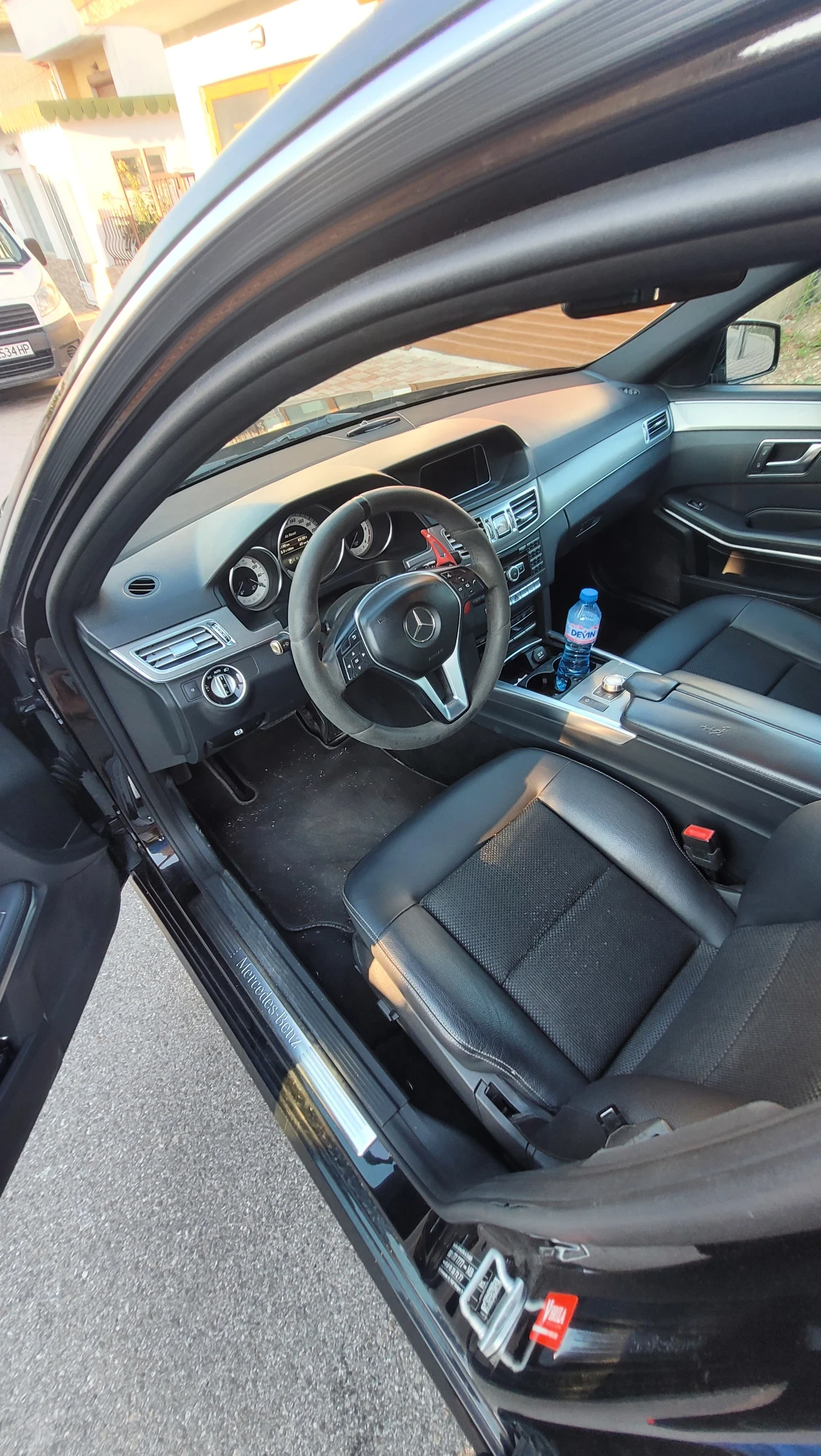 Mercedes-Benz E 220, снимка 7 - Автомобили и джипове - 56120016