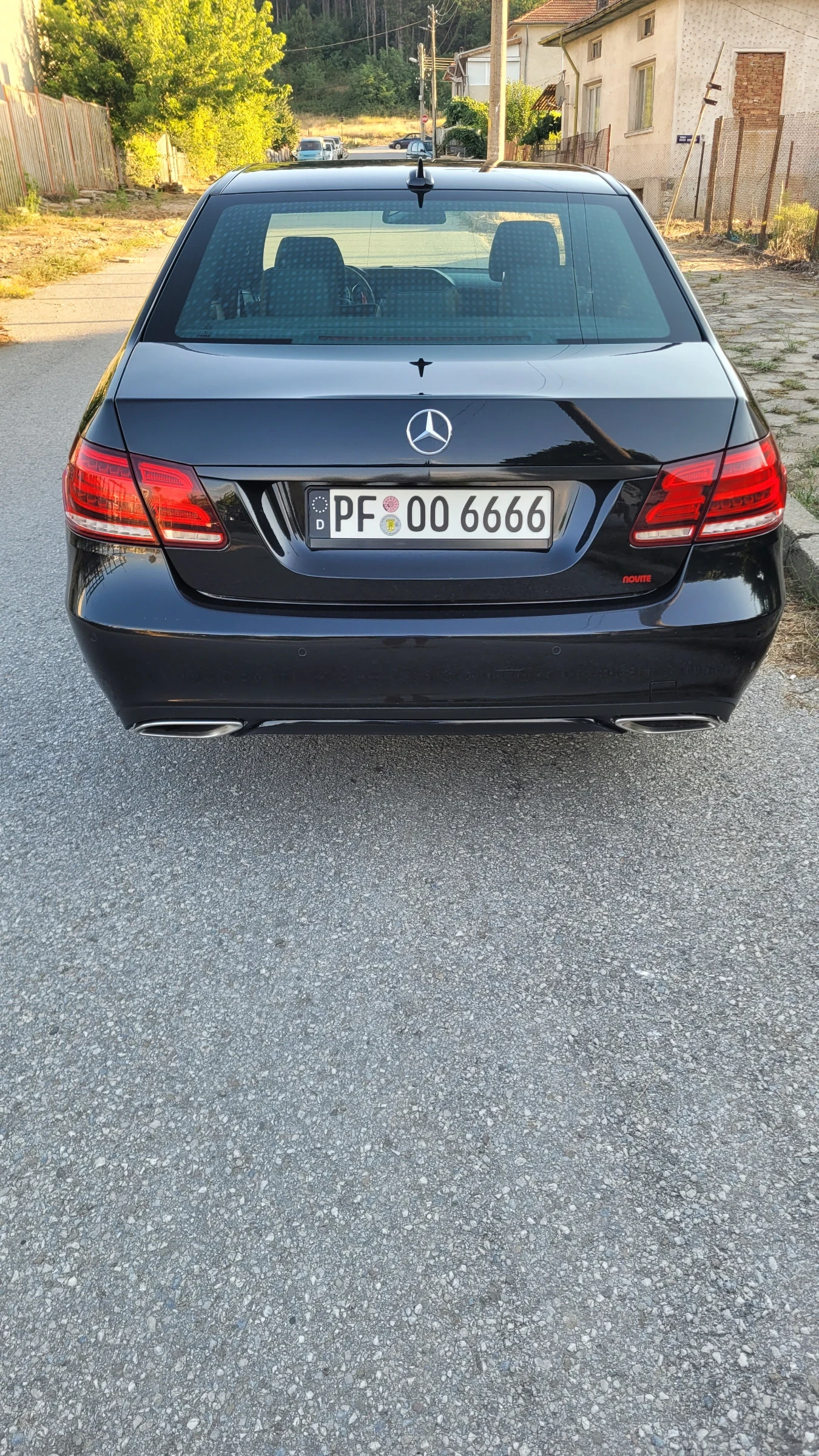 Mercedes-Benz E 220, снимка 8 - Автомобили и джипове - 56120016