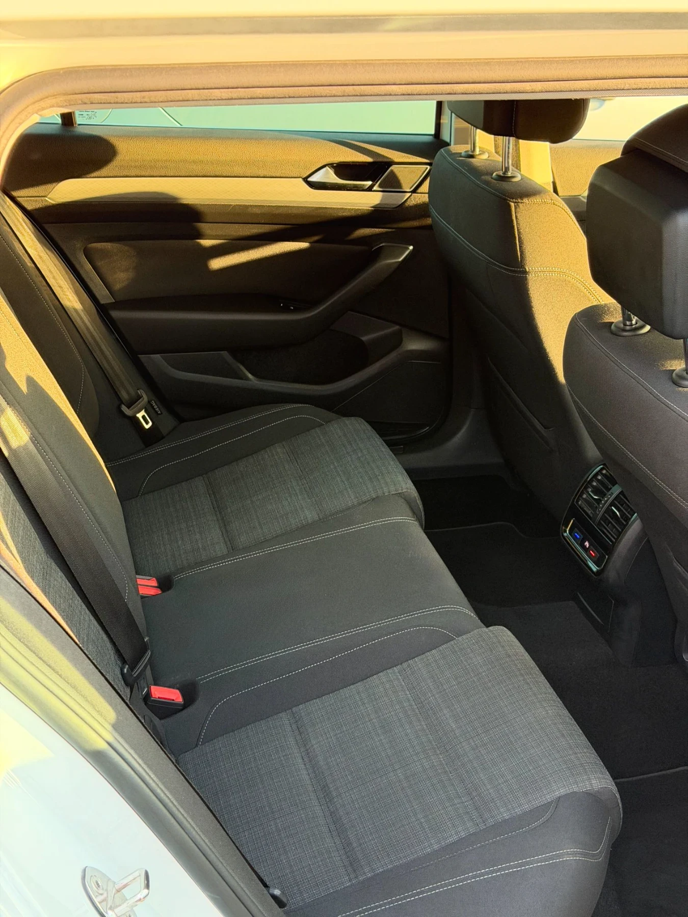 VW Passat 2.0TDI 150кс DSG, снимка 9 - Автомобили и джипове - 56165174