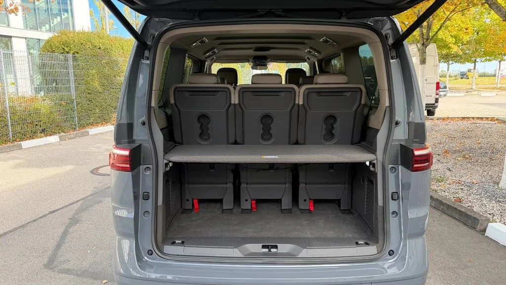 VW Multivan Edition LR Lang, снимка 17 - Автомобили и джипове - 56720708