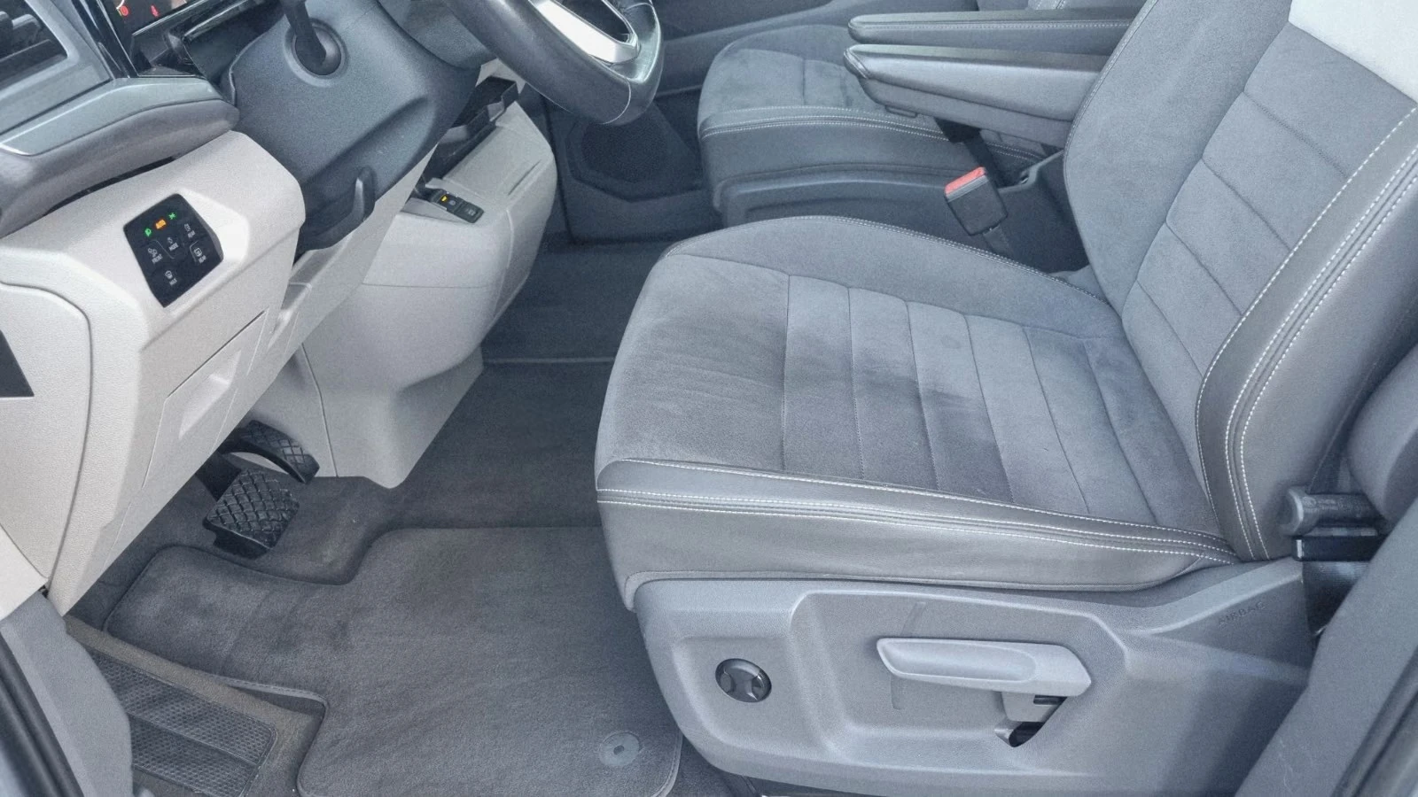 VW Multivan Edition LR Lang, снимка 15 - Автомобили и джипове - 56720708