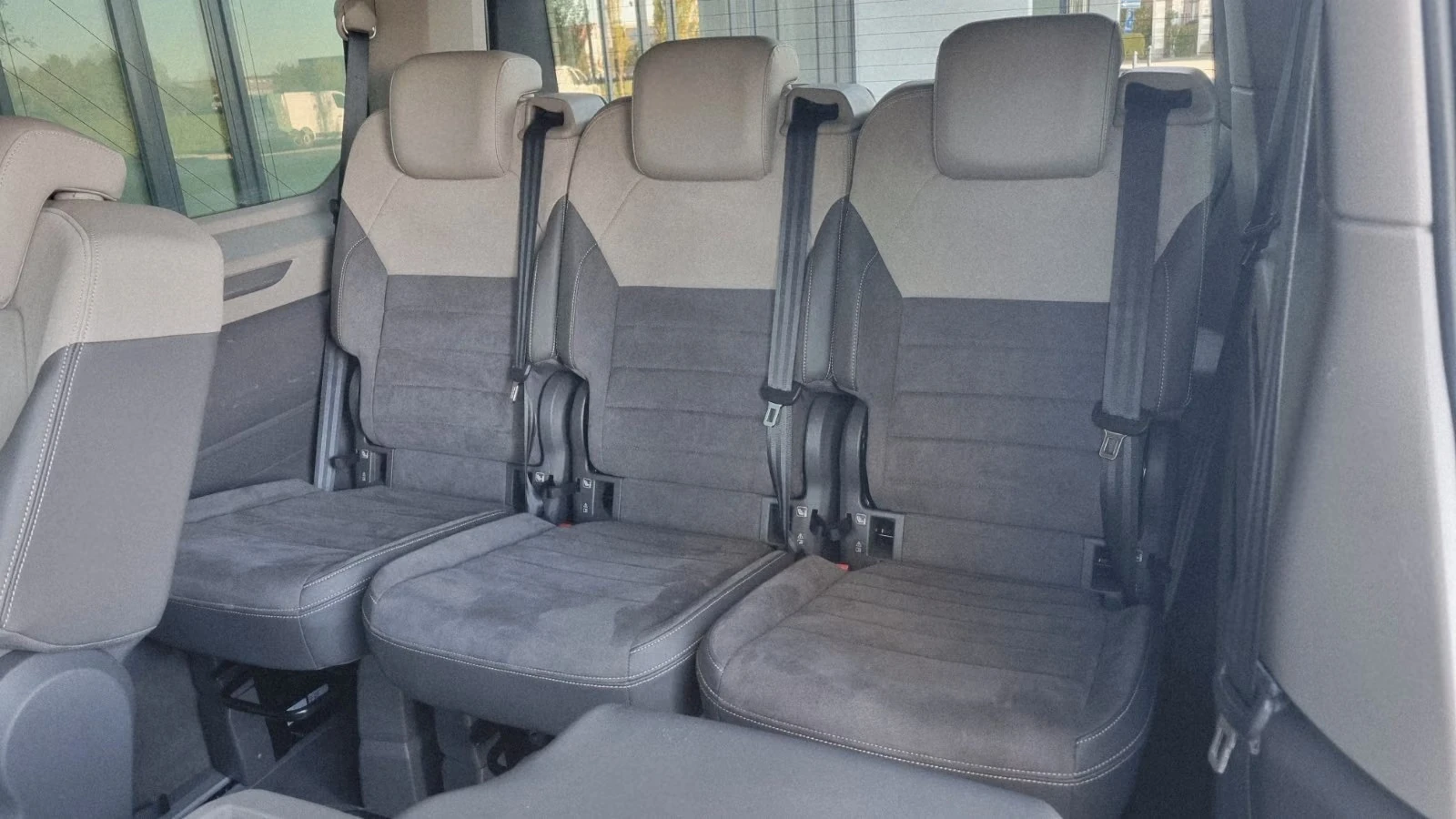 VW Multivan Edition LR Lang, снимка 16 - Автомобили и джипове - 56720708