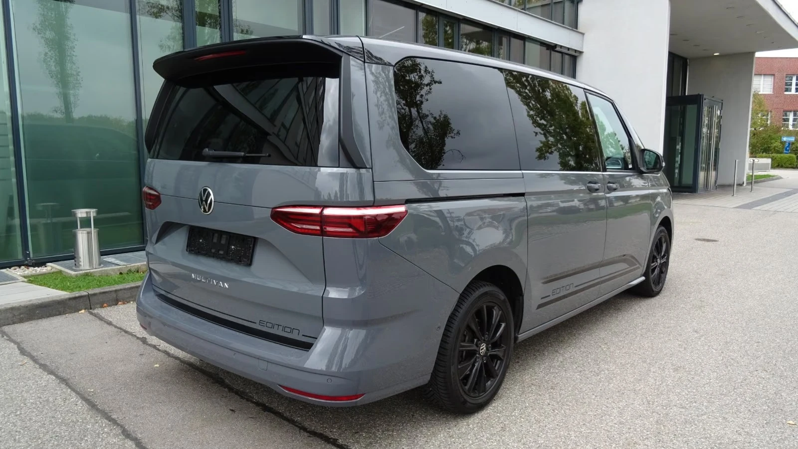 VW Multivan Edition LR Lang, снимка 6 - Автомобили и джипове - 56720708