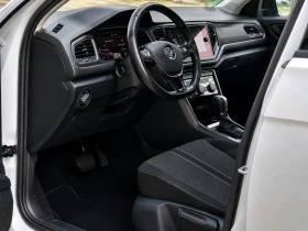 VW T-Roc 2.0 TDI/DSG/4x4/ACC/PANO, снимка 9