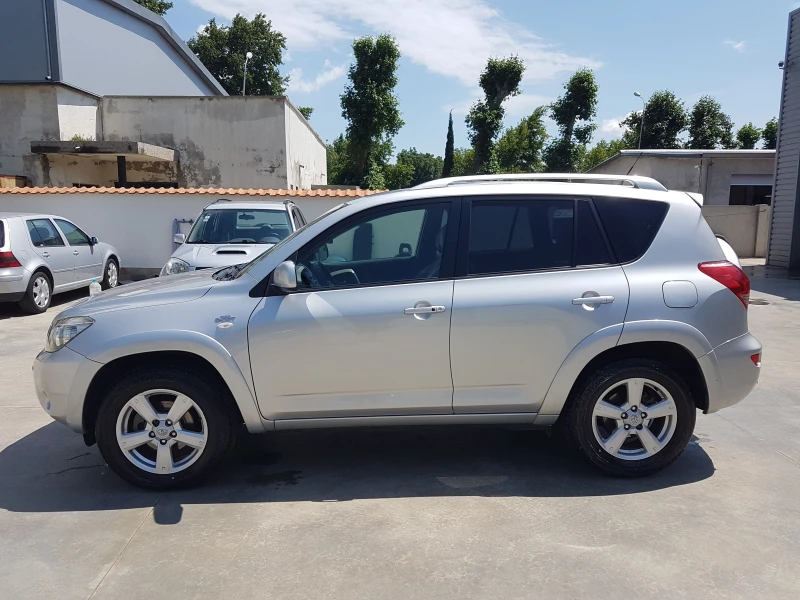 Toyota Rav4, снимка 3 - Автомобили и джипове - 47653586