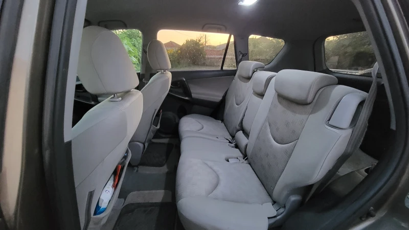 Toyota Rav4 2.5 /газ, снимка 10 - Автомобили и джипове - 51034412