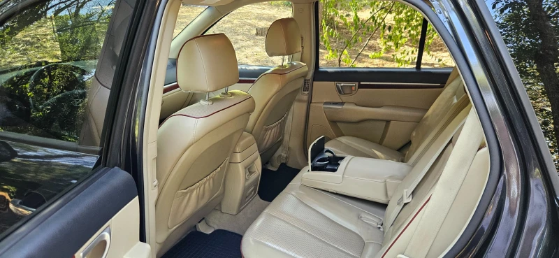 Hyundai Santa fe 2.0 CRDI - Автомат, Кожа, 4WD, 7 места-Перфектен!, снимка 13 - Автомобили и джипове - 52314066
