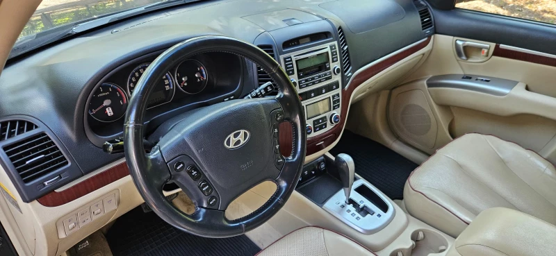 Hyundai Santa fe 2.0 CRDI - Автомат, Кожа, 4WD, 7 места-Перфектен!, снимка 12 - Автомобили и джипове - 52314066
