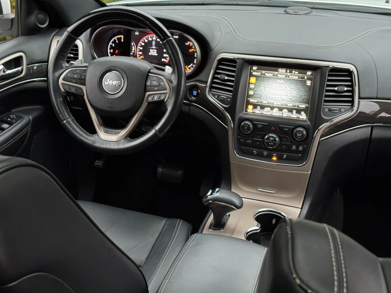 Jeep Grand cherokee OVERLAND-ПАНОРАМА-KEYLESS-ПОДГРЕЕ-ОБДУХВАНЕ-КАМЕРА, снимка 14 - Автомобили и джипове - 52656759