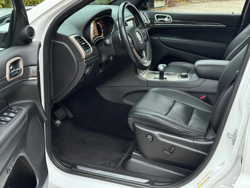 Jeep Grand cherokee OVERLAND-ПАНОРАМА-KEYLESS-ПОДГРЕЕ-ОБДУХВАНЕ-КАМЕРА, снимка 9 - Автомобили и джипове - 52656759