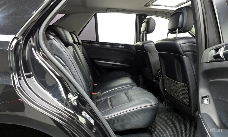 Mercedes-Benz ML 300, снимка 12 - Автомобили и джипове - 53207172