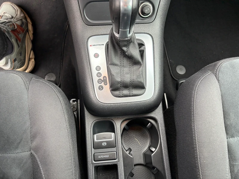 VW Tiguan 2.0 TDI AUTOMAT NAVI, снимка 7 - Автомобили и джипове - 53383546