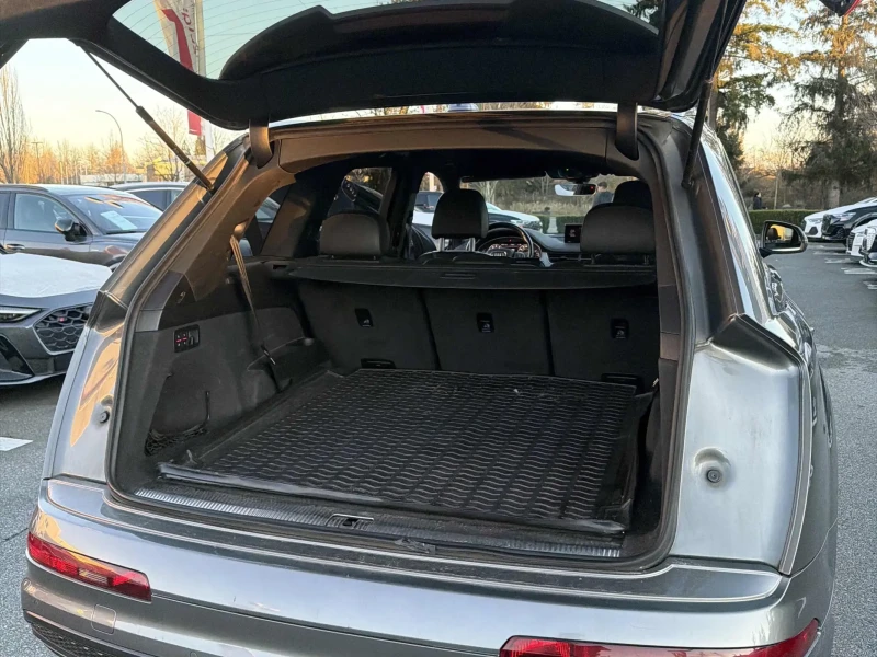 Audi Q7 * S-LINE* ОБДУХВАНЕ* 360 КАМЕРИ* ПАНОРАМА* , снимка 9 - Автомобили и джипове - 53483741