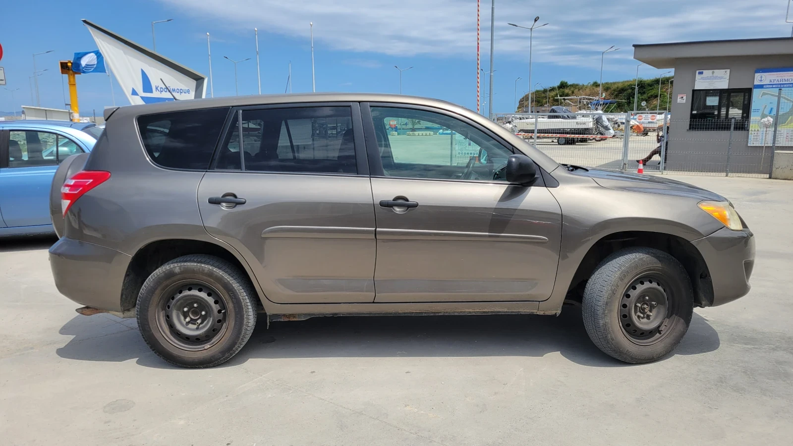 Toyota Rav4 2.5 - изображение 8