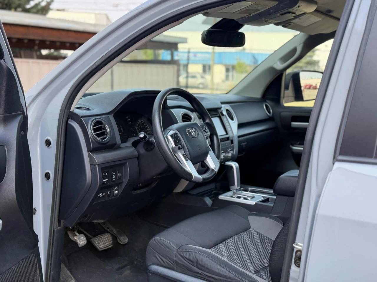 Toyota Tundra 2018 SR5 Plus 5.7 * БЕЗ ПЪРВОНАЧАЛНА ВНОСКА*  - изображение 8