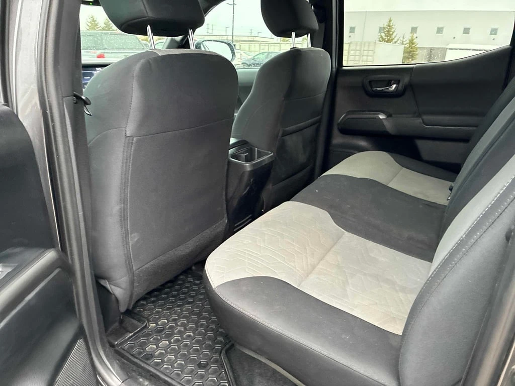 Toyota Tacoma * 4X4 DOUBLE CAB SB * CARFAX * ФИНАНСИРАНЕ  - изображение 10