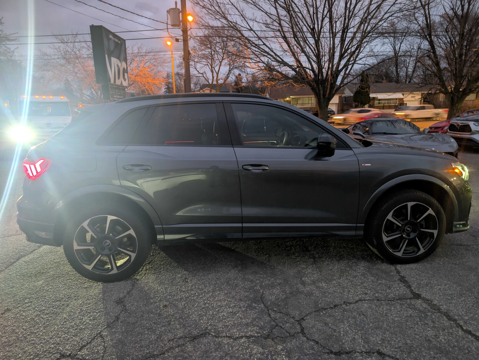 Audi Q3 Progressiv * * CARFAX * *   * *  | Mobile.bg   4