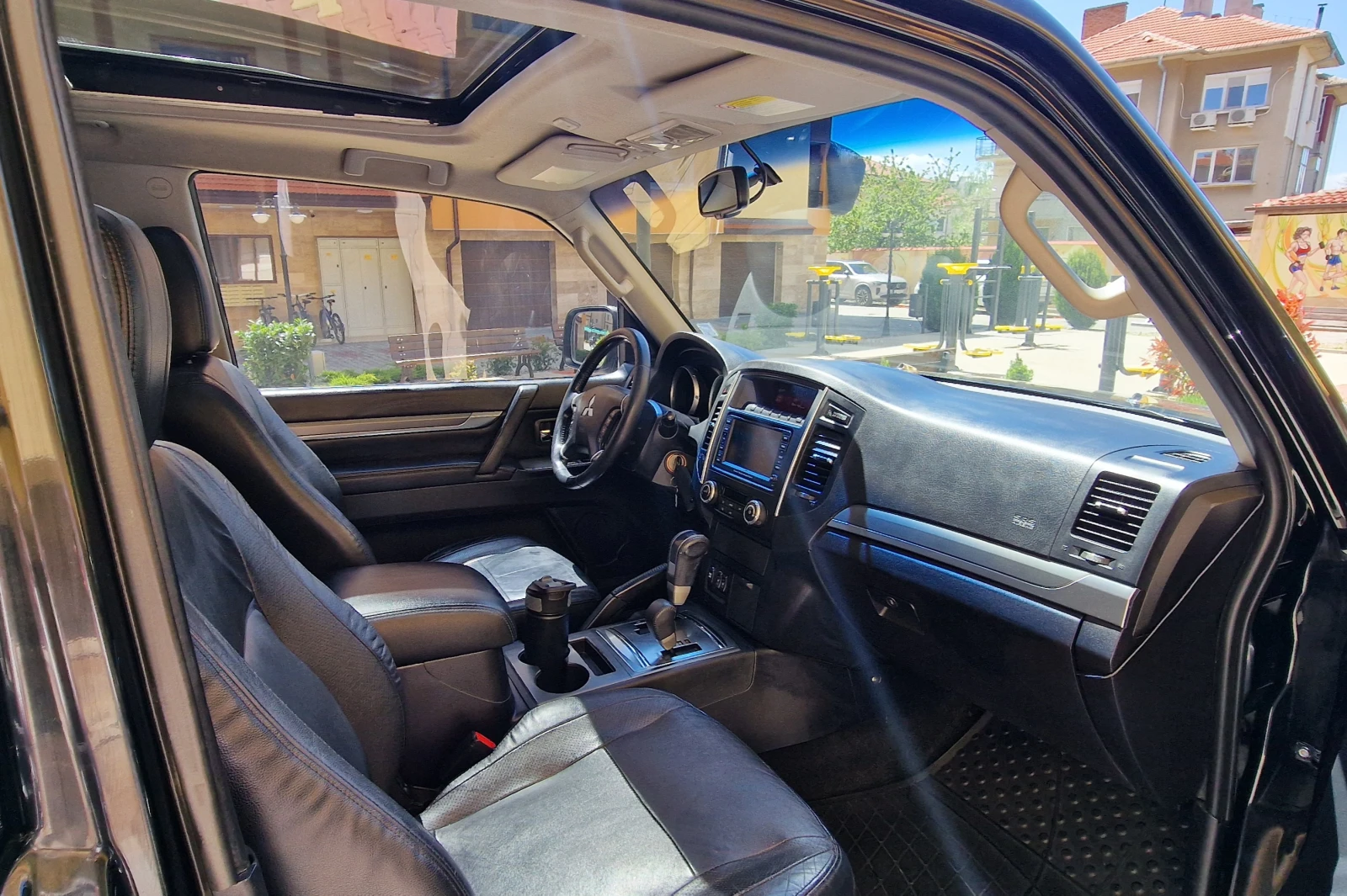 Mitsubishi Pajero 2-3 врати, снимка 7 - Автомобили и джипове - 54209780