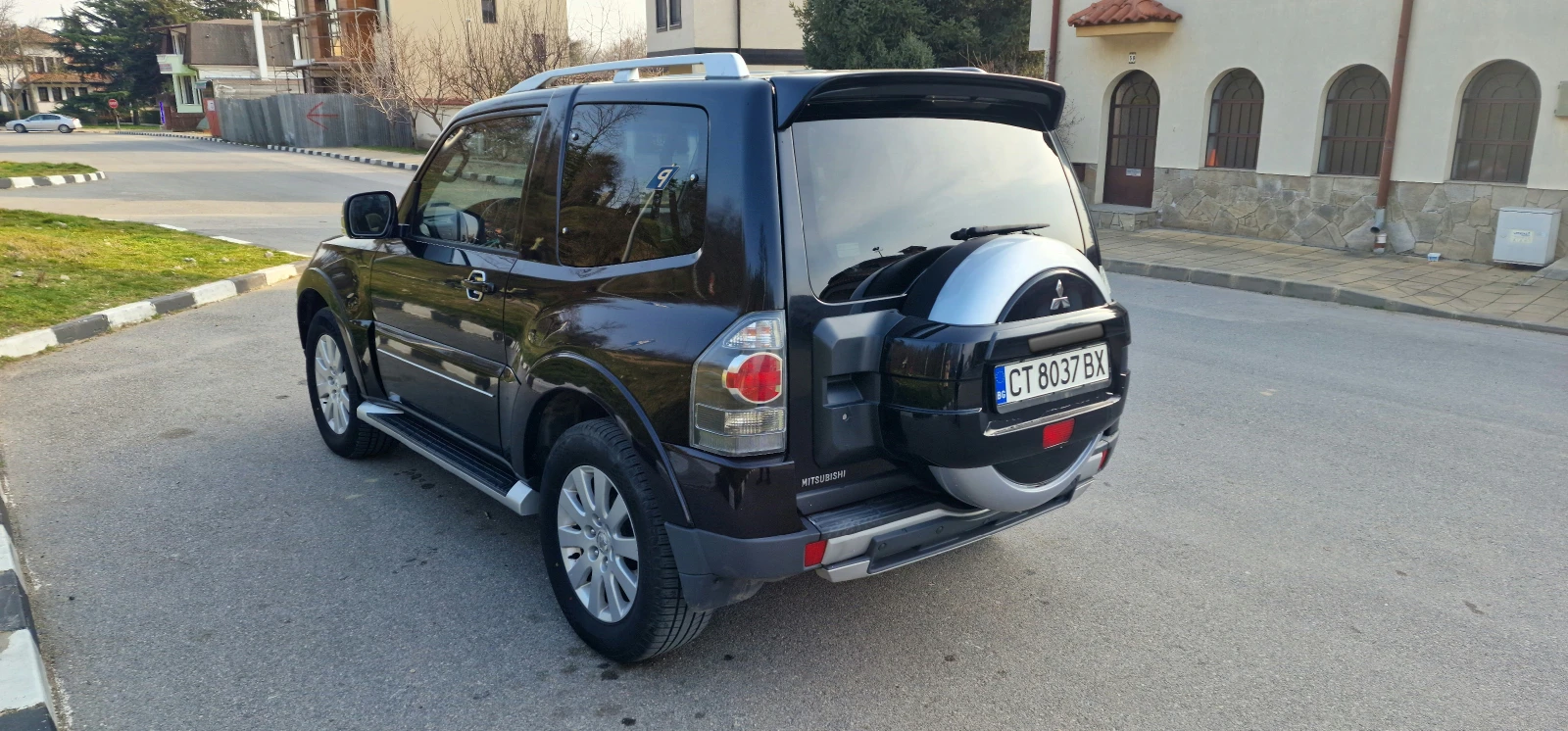 Mitsubishi Pajero 2-3 врати, снимка 2 - Автомобили и джипове - 53894574