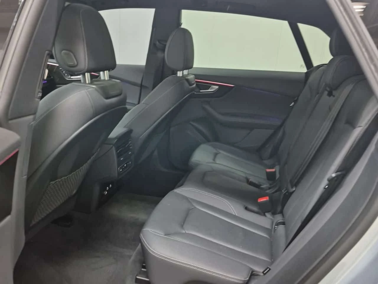 Audi Q8 * Progressiv * CARFAX * ЦЕНА ДО БГ, снимка 3 - Автомобили и джипове - 53950912