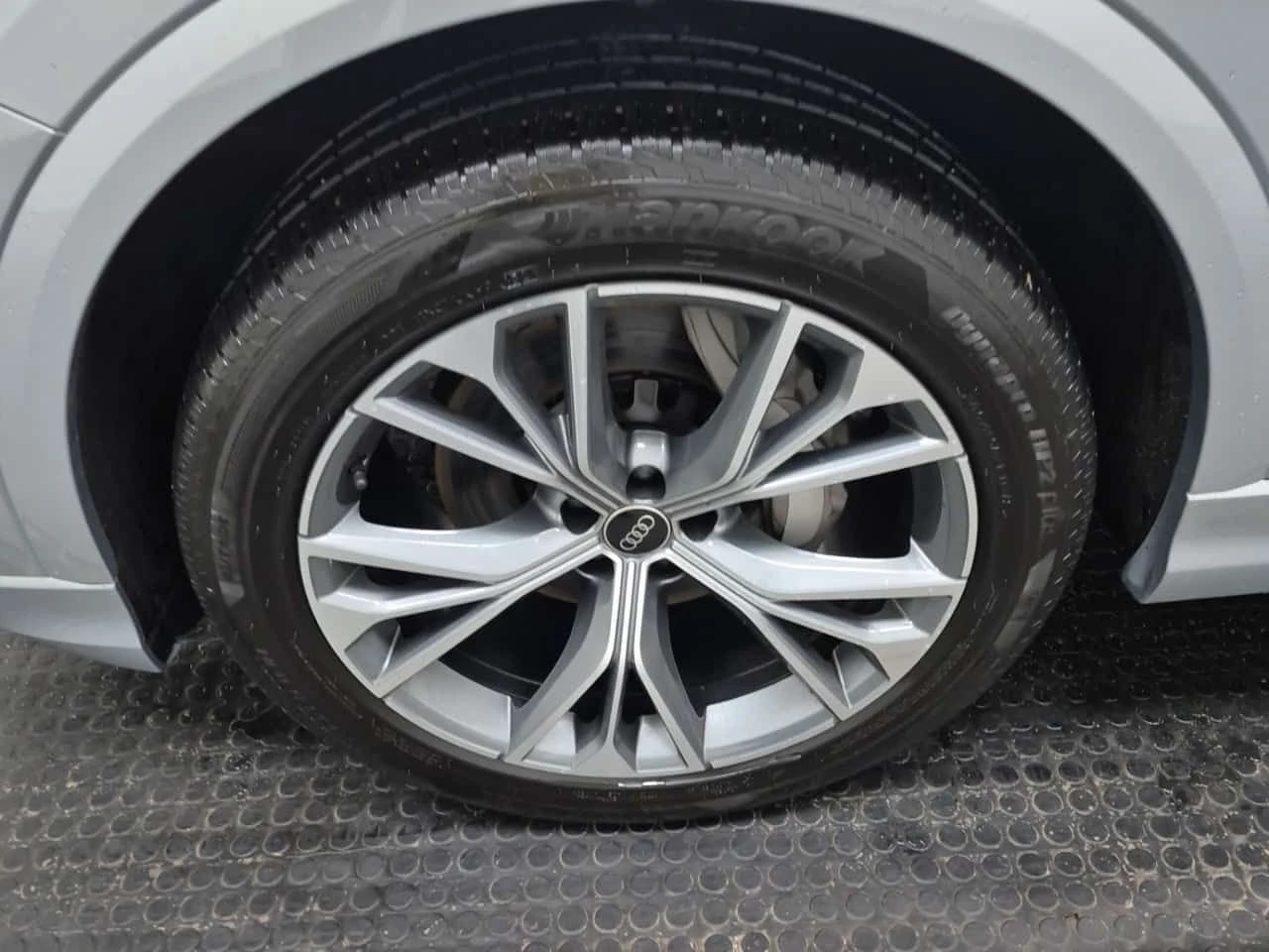 Audi Q8 * Progressiv * CARFAX * ЦЕНА ДО БГ, снимка 7 - Автомобили и джипове - 53950912