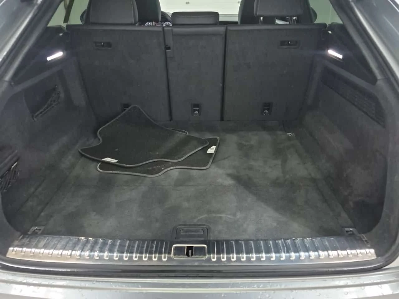 Audi Q8 * Progressiv * CARFAX * ЦЕНА ДО БГ, снимка 16 - Автомобили и джипове - 53950912