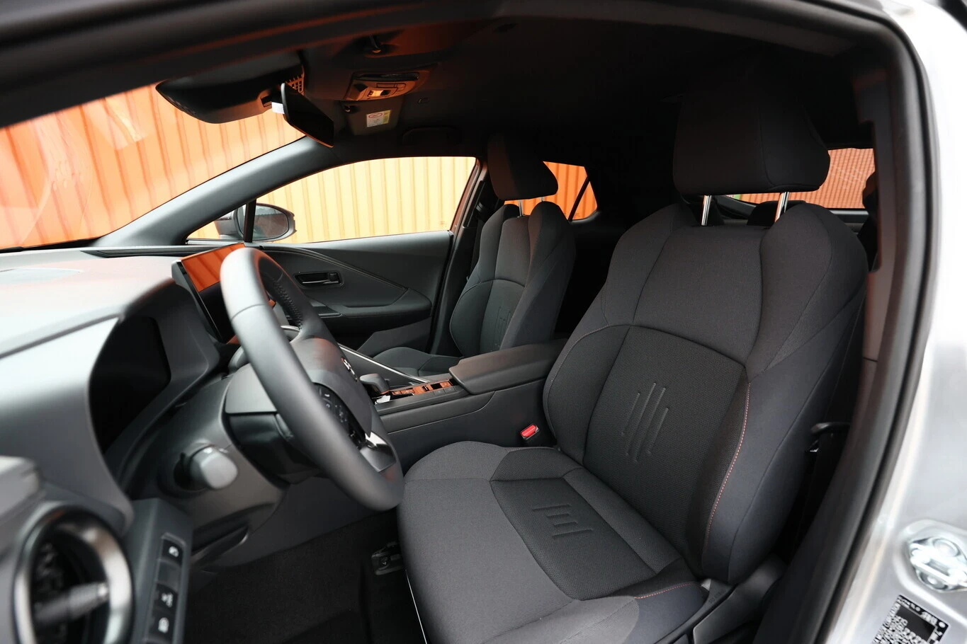 Toyota C-HR, снимка 5 - Автомобили и джипове - 54036211