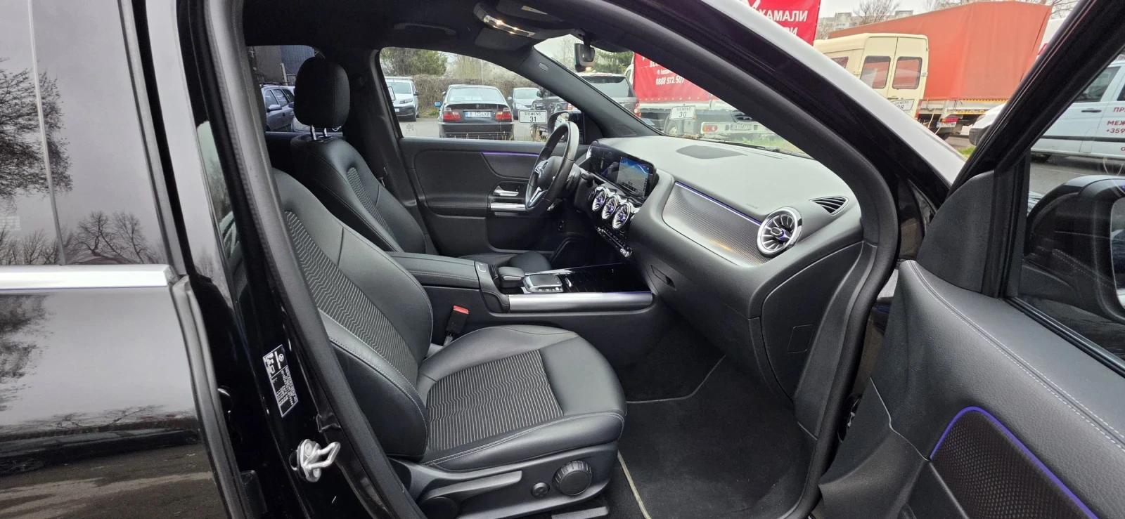 Mercedes-Benz EQA, снимка 16 - Автомобили и джипове - 54054576