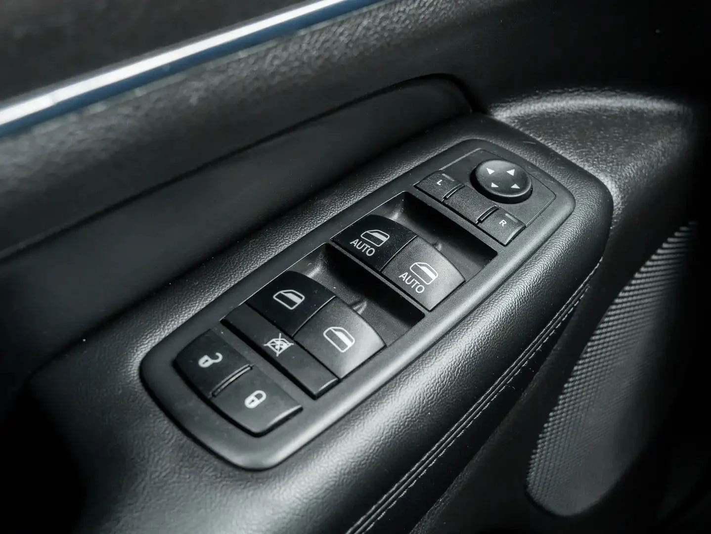 Jeep Grand Wagoneer Cherokee Limited | Mobile.bg � ����������� 12