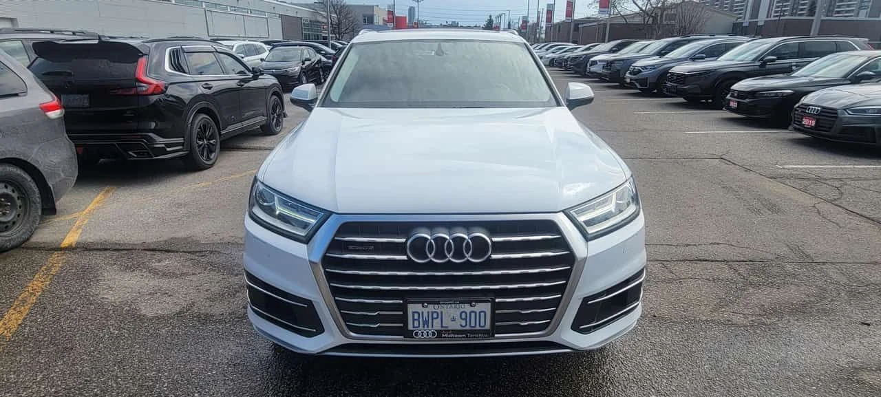 Audi Q7 Komfort/CARFAX/АВТОКРЕДИТ БЕЗ ПЪРВОНАЧАЛНА ВНОСКА, снимка 2 - Автомобили и джипове - 55064769