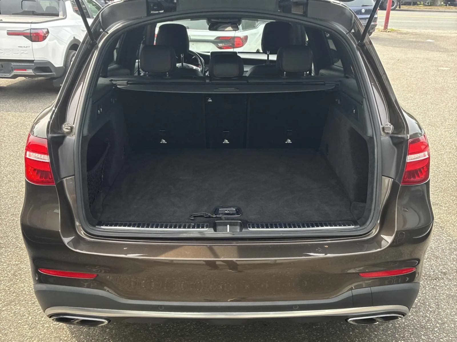 Mercedes-Benz GLC 43 AMG 4MATIC, снимка 10 - Автомобили и джипове - 55448177