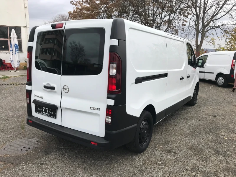 Opel Vivaro, снимка 3 - Бусове и автобуси - 47827380