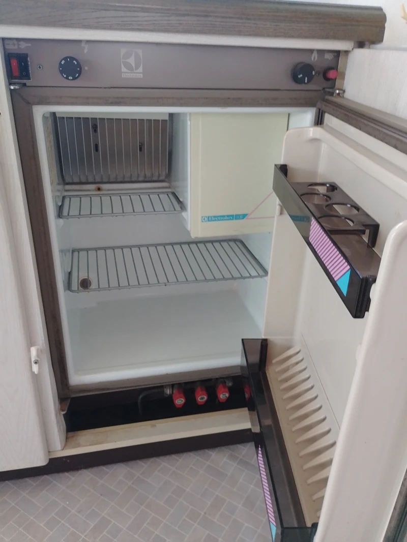 Каравана Hobby Classic, снимка 5 - Каравани и кемпери - 51437677