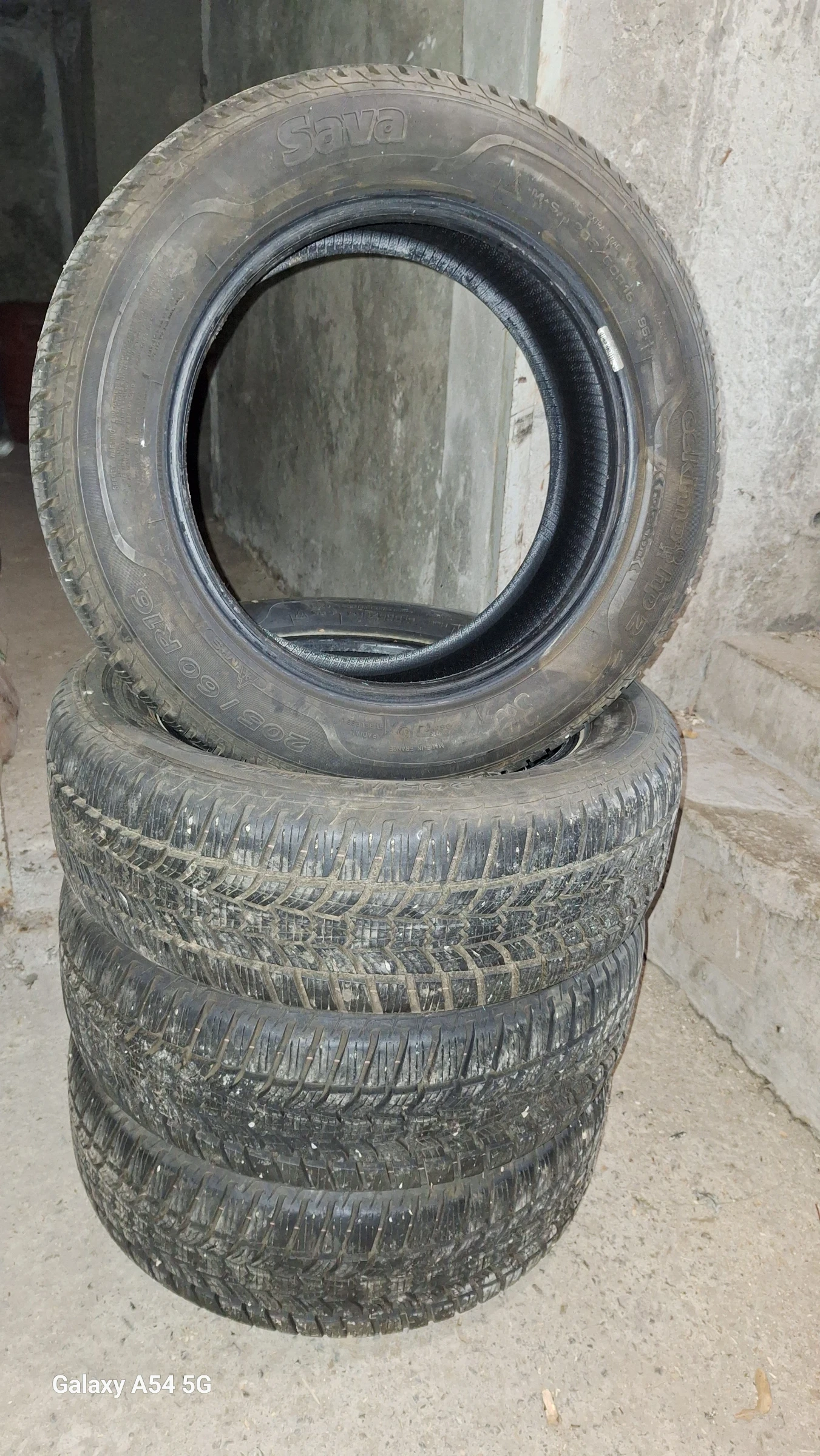 Гуми Зимни 205/60R16