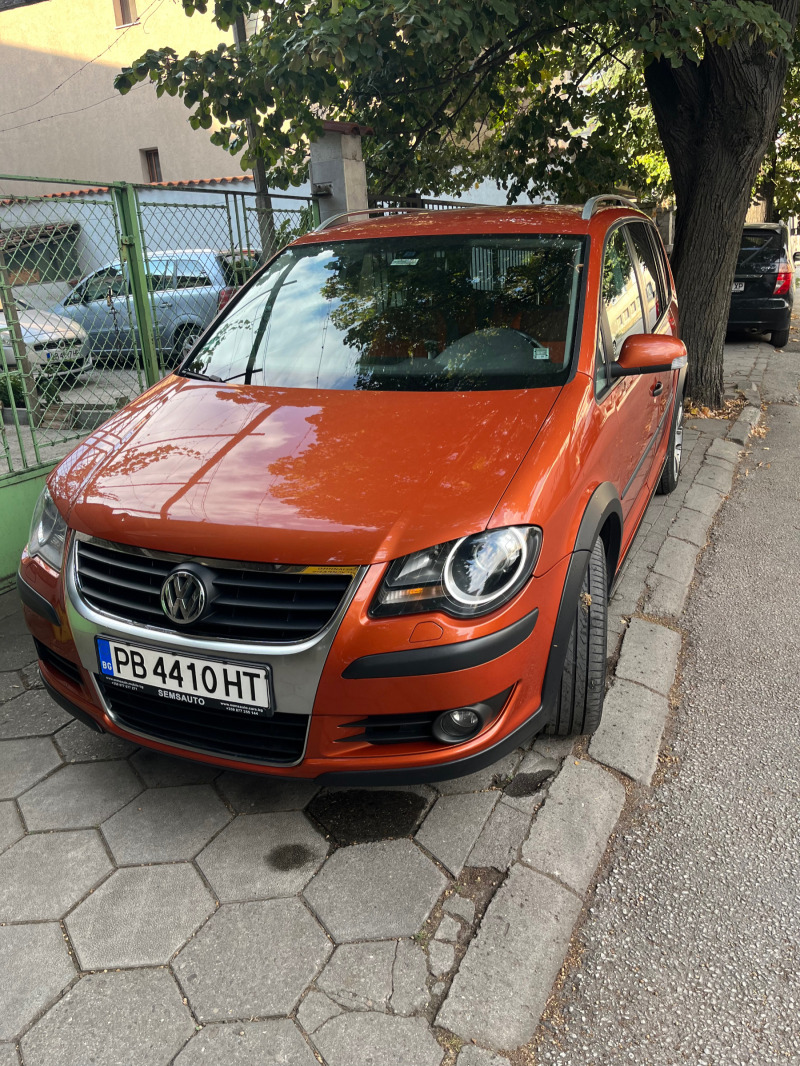 VW Touran, снимка 1 - Автомобили и джипове - 45522345