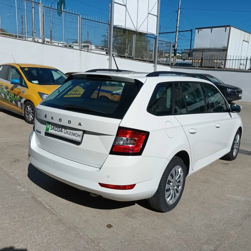 Skoda Fabia 1.0 TSI, снимка 5 - Автомобили и джипове - 47937430