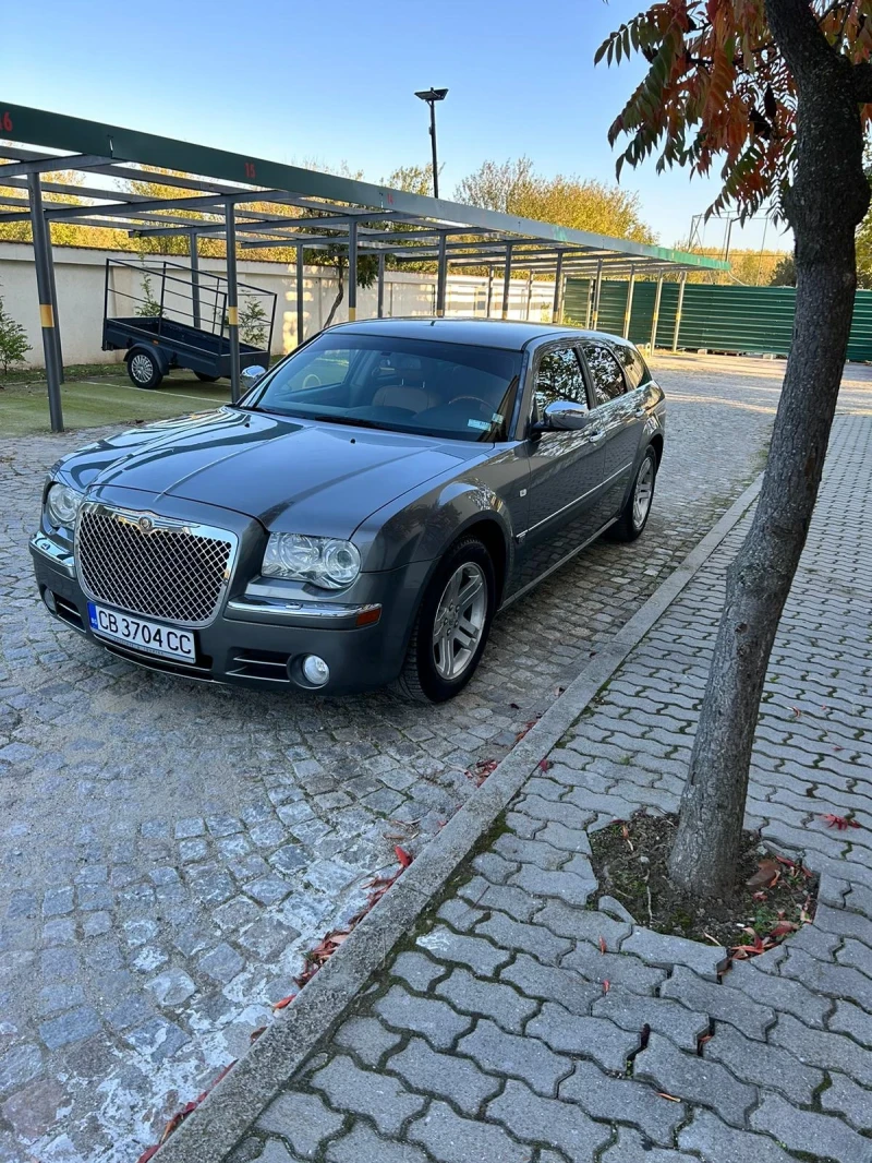 Chrysler 300c, снимка 1 - Автомобили и джипове - 47646519