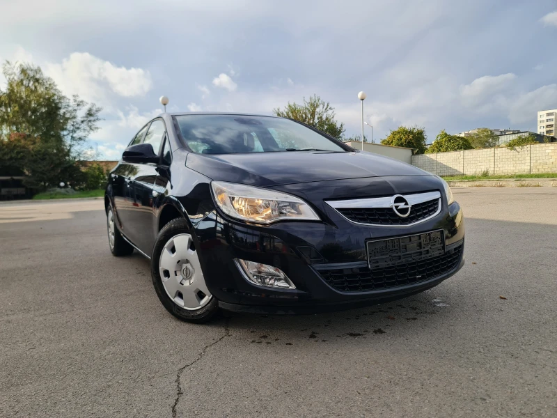 Opel Astra БЕЗУПРЕЧНА/СТАРИЯ МОТОР1.6, снимка 2 - Автомобили и джипове - 47752321