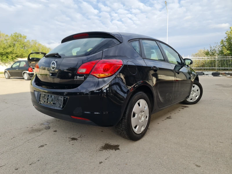 Opel Astra БЕЗУПРЕЧНА/СТАРИЯ МОТОР1.6, снимка 4 - Автомобили и джипове - 47752321