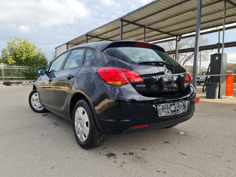 Opel Astra БЕЗУПРЕЧНА/СТАРИЯ МОТОР1.6, снимка 3 - Автомобили и джипове - 47752321