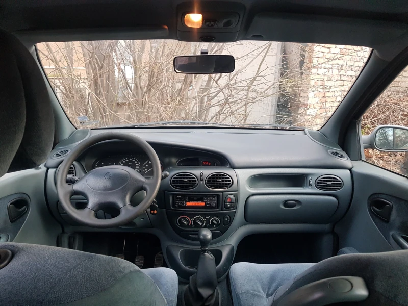 Renault Scenic, снимка 8 - Автомобили и джипове - 48714721