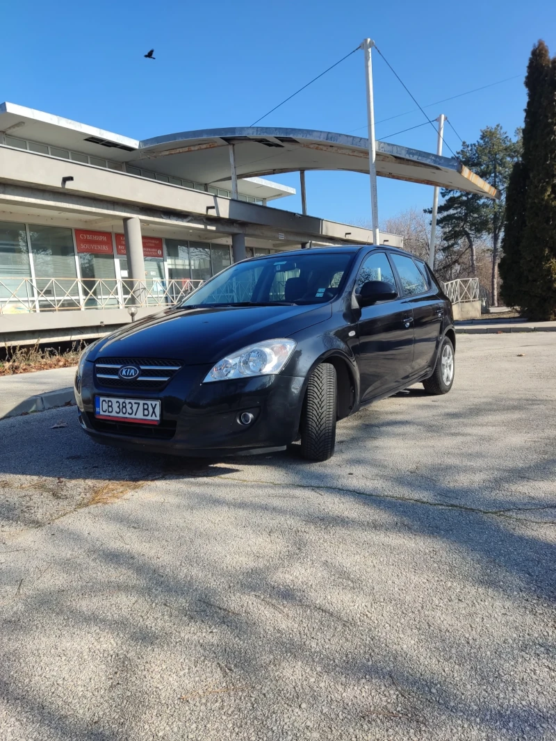 Kia Ceed, снимка 2 - Автомобили и джипове - 48729156