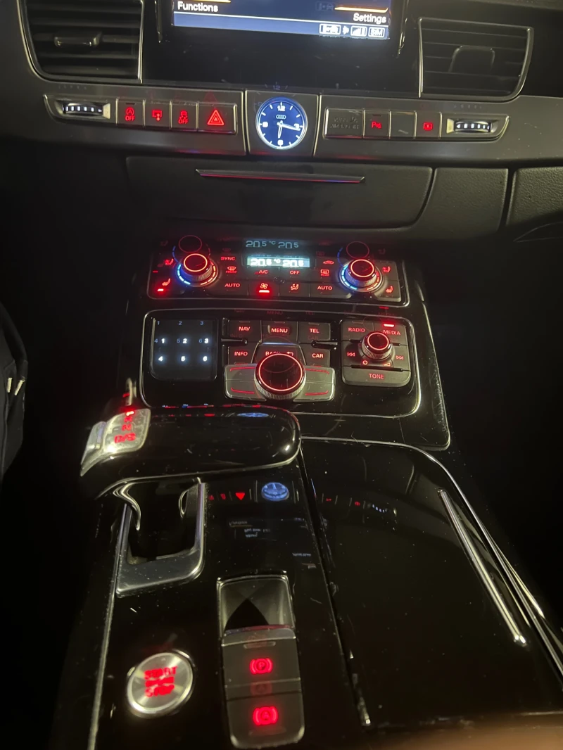 Audi A8 3.0TDI LONG Full Обслужена ОТ-ДО, снимка 10 - Автомобили и джипове - 52419309