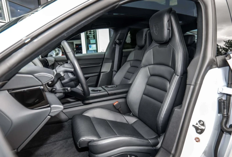Porsche Taycan 4S/FACELIFT/SPORT DESIGN/BOSE/MATRIX/PANO/360/, снимка 10 - Автомобили и джипове - 52209404