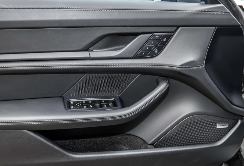 Porsche Taycan 4S/FACELIFT/SPORT DESIGN/BOSE/MATRIX/PANO/360/, снимка 9 - Автомобили и джипове - 52209404
