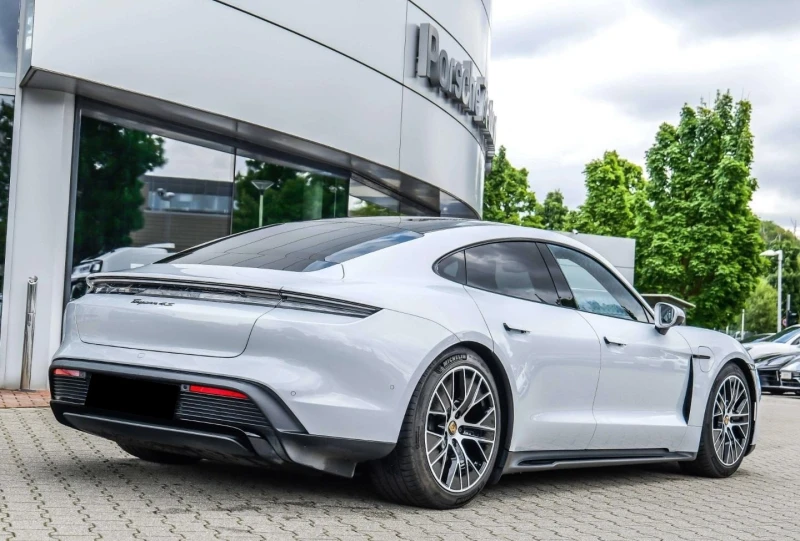 Porsche Taycan 4S/FACELIFT/SPORT DESIGN/BOSE/MATRIX/PANO/360/, снимка 7 - Автомобили и джипове - 52209404