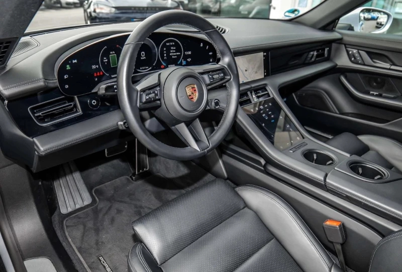 Porsche Taycan 4S/FACELIFT/SPORT DESIGN/BOSE/MATRIX/PANO/360/, снимка 12 - Автомобили и джипове - 52209404